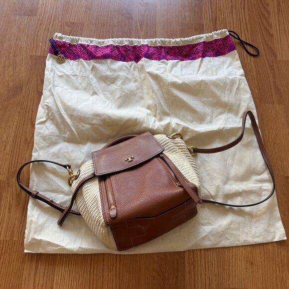 Tory Burch Half-Moon Straw Crossbody Bag - Picture 11 of 12